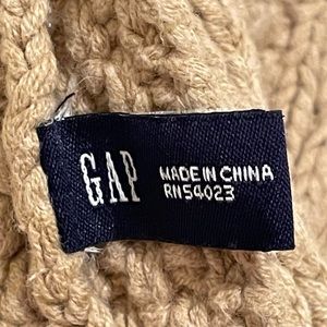 Gap scarf